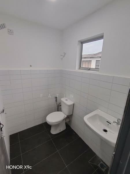 Terraced House for Sale in Ipoh (Perak) - Fatin . - Bathroom - PropertyGuru.com.my