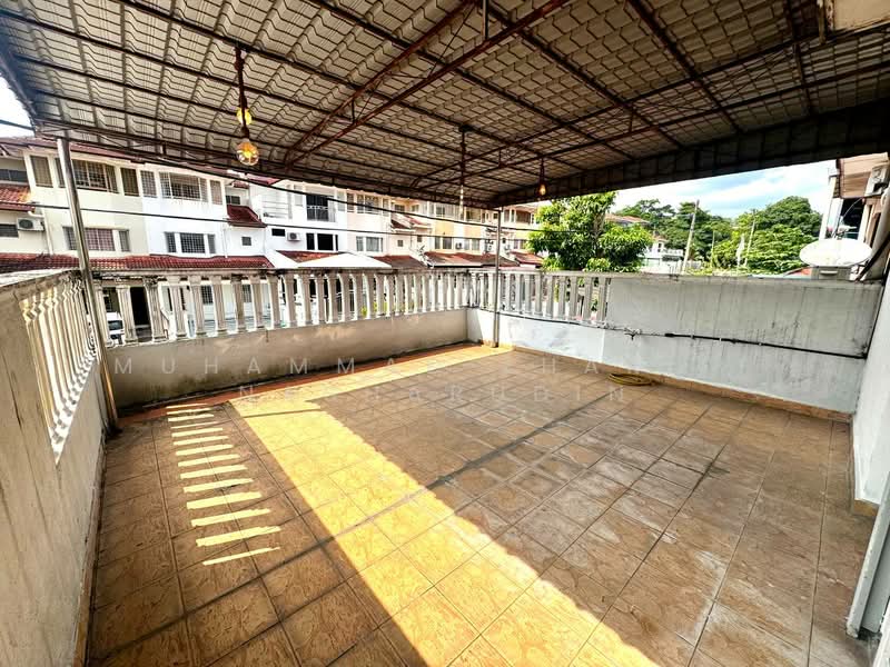 2-storey Terraced House for Sale in Kota Perdana (Seri Kembangan) - Muhammad Zhariff Nasharudin - Balcony - PropertyGuru.com.my