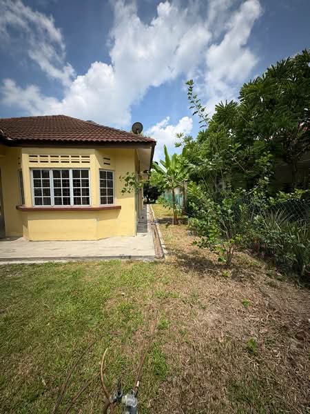 Bungalow for Sale in Bandar Mahkota Banting (Tanjong Duabelas) - Noraini Dahan - Exterior - PropertyGuru.com.my