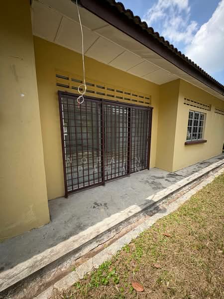 Bungalow for Sale in Bandar Mahkota Banting (Tanjong Duabelas) - Noraini Dahan - Exterior - PropertyGuru.com.my