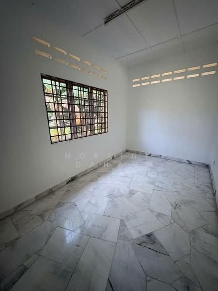 Bungalow for Sale in Bandar Mahkota Banting (Tanjong Duabelas) - Noraini Dahan - Interior - PropertyGuru.com.my