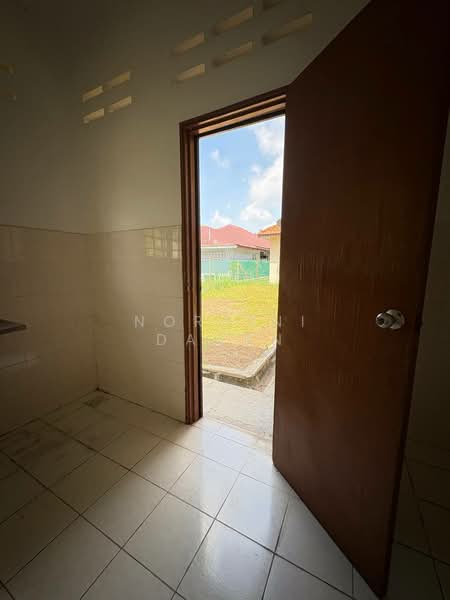 Bungalow for Sale in Bandar Mahkota Banting (Tanjong Duabelas) - Noraini Dahan - Exterior - PropertyGuru.com.my