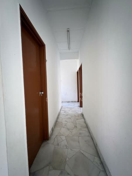 Bungalow for Sale in Bandar Mahkota Banting (Tanjong Duabelas) - Noraini Dahan - Corridor - PropertyGuru.com.my