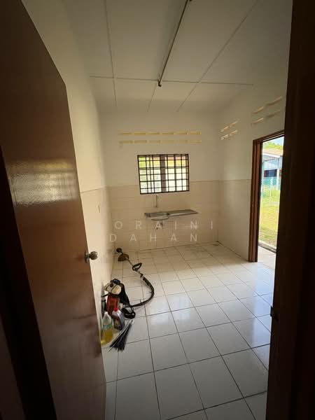 Bungalow for Sale in Bandar Mahkota Banting (Tanjong Duabelas) - Noraini Dahan - Kitchen - PropertyGuru.com.my