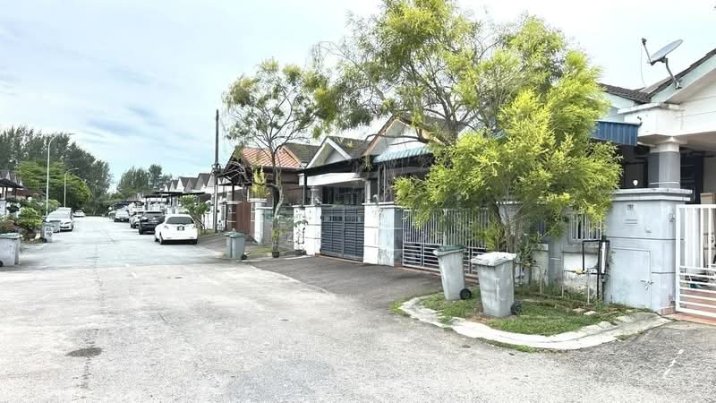 1-storey Terraced House for Sale in Taman Mount Austin (Tebrau) - Sze Lee - Exterior - PropertyGuru.com.my