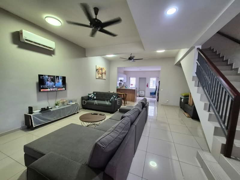 Rumah Teres 2 Tingkat untuk Dijual di Bandar Rimbayu (Telok Panglima Garang) - Dave KS - Living Room - PropertyGuru.com.my