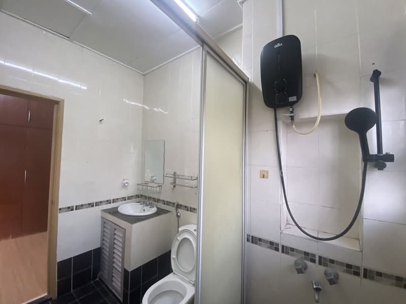 Rumah Teres 2 Tingkat untuk Dijual di Bandar Kinrara (Selangor) - Grace Wong - Bathroom - PropertyGuru.com.my