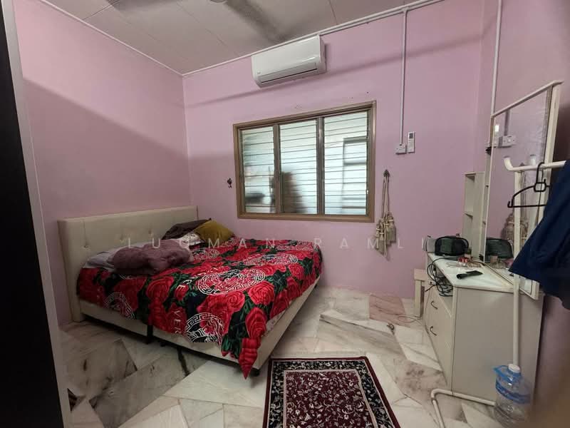 Rumah Teres 1 Tingkat untuk Dijual di Bandar Warisan Puteri (Seremban) - Luqman Ramli - Bedroom - PropertyGuru.com.my