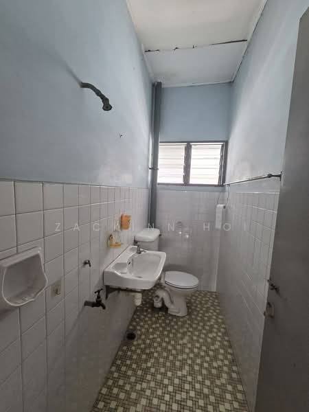Bungalow for Sale in Klang (Selangor) - Zackinn Hoi - Bathroom - PropertyGuru.com.my