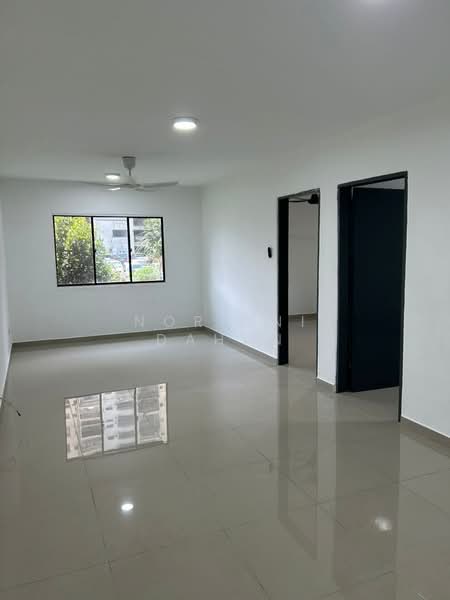 Flat for Sale at Desa Sri Puteri - Noraini Dahan - Living Room - PropertyGuru.com.my