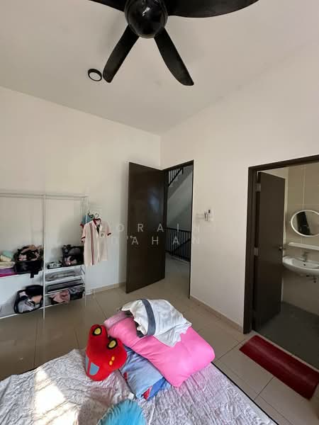 Rumah Teres 3 Tingkat untuk Dijual di Puchong (Selangor) - Noraini Dahan - Bedroom - PropertyGuru.com.my