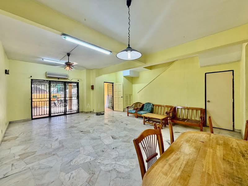 2-storey Terraced House for Sale in Taman Desaria (Petaling Jaya) - Noraini Dahan - Living Room - PropertyGuru.com.my
