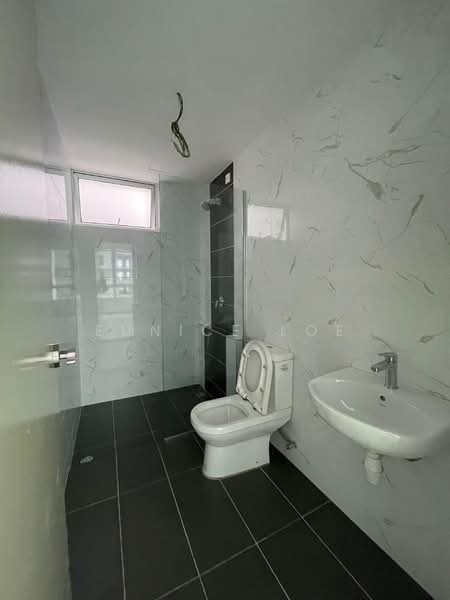 Kondominium untuk Dijual di Goodwood Residence - Eunice Loe - Bathroom - PropertyGuru.com.my