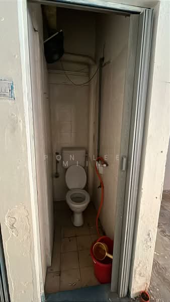 Shop for Rent in Seri Kembangan (Selangor) - Pon Lee Miin - Bathroom - PropertyGuru.com.my