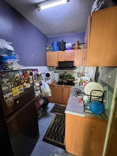 Apartment for Sale at Pangsapuri Indah Taman Air Tawar Indah B - Ila Fazilah - Kitchen - PropertyGuru.com.my