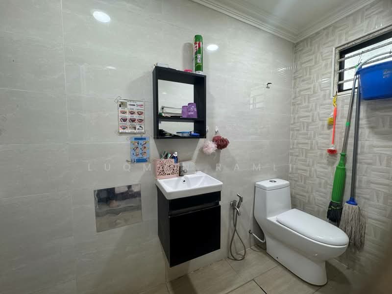 Rumah Teres 2 Tingkat untuk Dijual di Puchong (Selangor) - Luqman Ramli - Bathroom - PropertyGuru.com.my