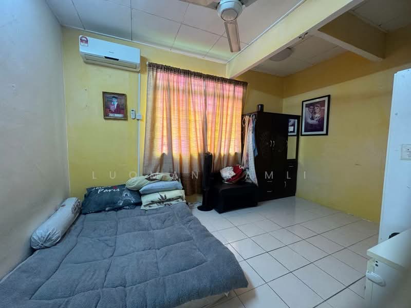 Rumah Teres 2 Tingkat untuk Dijual di Puchong (Selangor) - Luqman Ramli - Bedroom - PropertyGuru.com.my