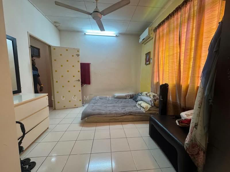 Rumah Teres 2 Tingkat untuk Dijual di Puchong (Selangor) - Luqman Ramli - Bedroom - PropertyGuru.com.my