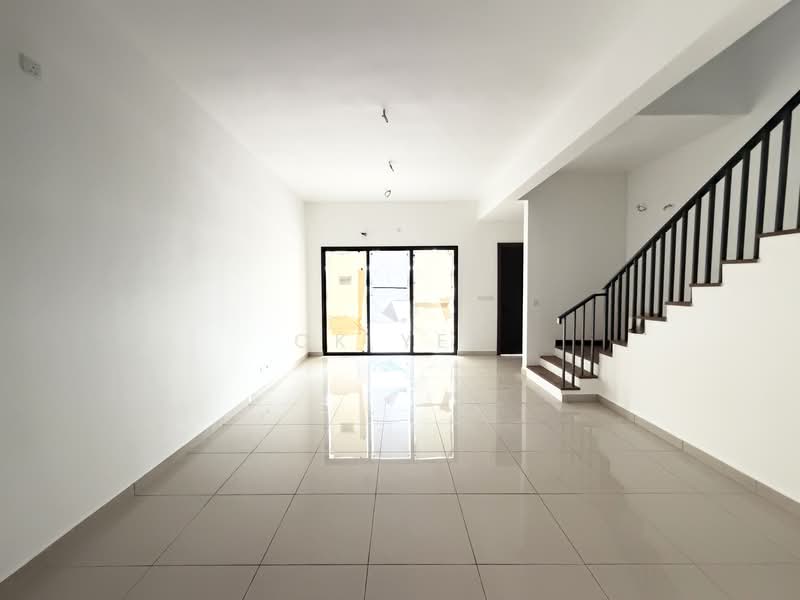 Rumah Teres 2 Tingkat untuk Dijual di Bandar Kinrara Seksyen 8 (Bandar Kinrara) - CK Yee - Living Room - PropertyGuru.com.my