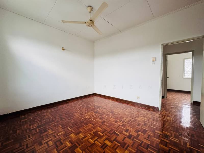 2-storey Terraced House for Sale at USJ 14 - Ajwad Azizan - Living Room - PropertyGuru.com.my