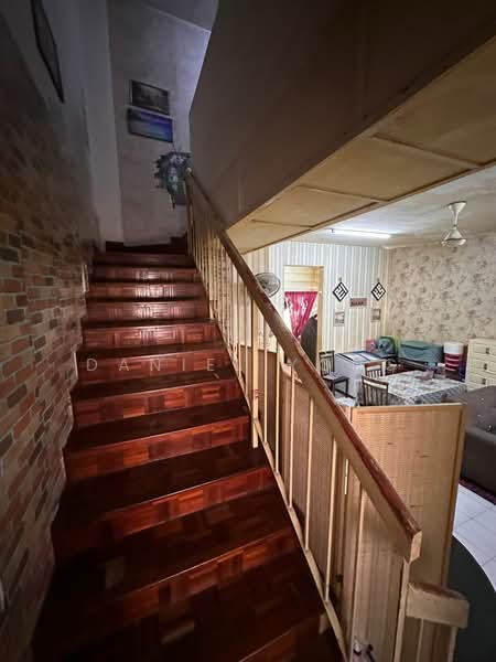 2-storey Terraced House for Sale in Taman Puchong Prima (Puchong) - Daniel Yong - Living Room - PropertyGuru.com.my