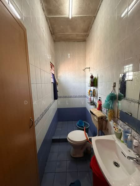 2-storey Terraced House for Sale in Taman Puchong Prima (Puchong) - Daniel Yong - Bathroom - PropertyGuru.com.my