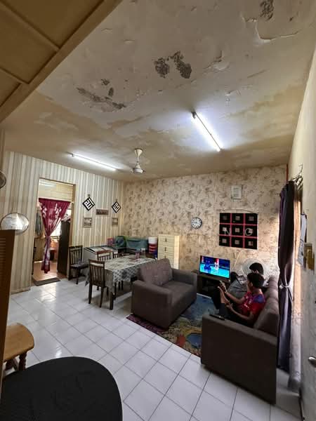 2-storey Terraced House for Sale in Taman Puchong Prima (Puchong) - Daniel Yong - Living Room - PropertyGuru.com.my