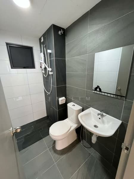 Servis Apartment untuk Disewa di Traders Garden @ Cheras Selatan - Ken Lim - Bathroom - PropertyGuru.com.my