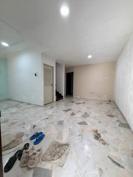 2-storey Terraced House for Sale in Taman Skudai Baru (Skudai) - Daniel Yong - Living Room - PropertyGuru.com.my