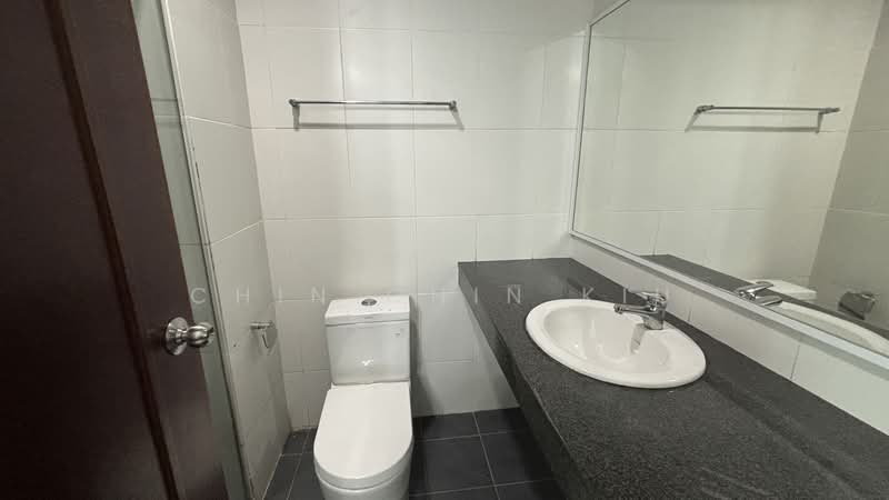 Kondominium untuk Disewa di Bay Resort Condominium - Chin Chin Kiu - Bathroom - PropertyGuru.com.my