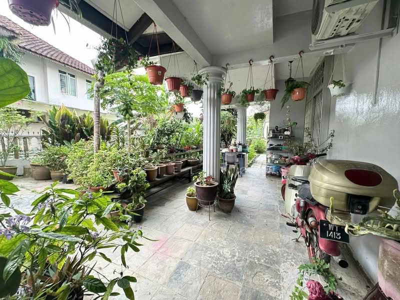Semi-Detached House for Sale in Taman Bukit Kempas (Tampoi) - Daniel Yong - Exterior - PropertyGuru.com.my