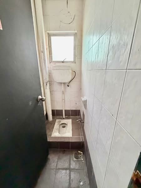 Warehouse for Sale in Seksyen U8 (Shah Alam) - Fazie Noor - Bathroom - PropertyGuru.com.my