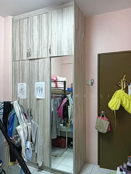 Condominium for Sale at Sri Pandan - Luqman Ramli - Bedroom - PropertyGuru.com.my