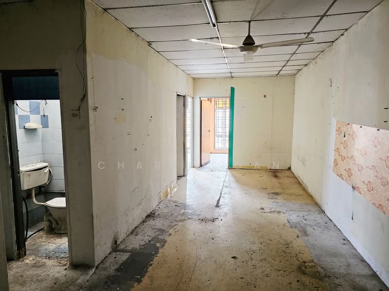 Shop / Office for Rent in Port Klang (Pelabuhan Klang) (Selangor) - Charlie Gan - Bathroom - PropertyGuru.com.my