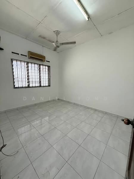 1-storey Terraced House for Sale in Taman Johor Jaya (Johor Bahru) - Daniel Yong - Interior - PropertyGuru.com.my