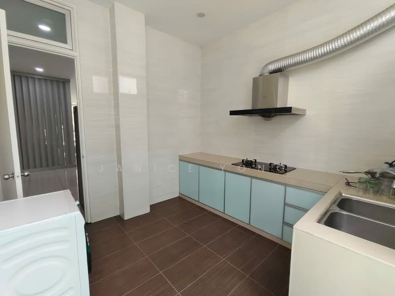 Rumah Teres 2 Tingkat untuk Disewa di Taman Mount Austin (Tebrau) - Janice Yong - Kitchen - PropertyGuru.com.my