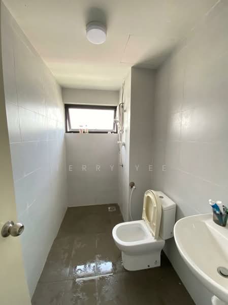 Service Residence for Sale at Sk One Residence - Terry Yee - Bathroom - PropertyGuru.com.my