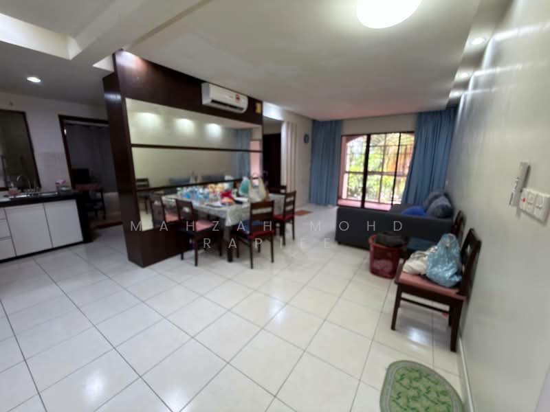 Condominium for Sale at Cyber Heights Villa - Mahzah Mohd Rapiee - Kitchen - PropertyGuru.com.my