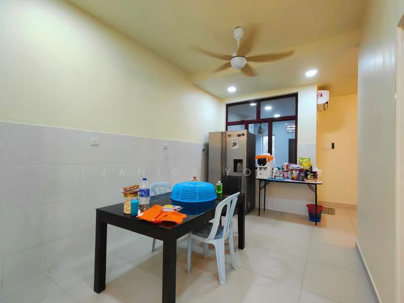 Rumah Teres 2 Tingkat untuk Disewa di Taman Mutiara Rini (Skudai) - Janice Yong - Kitchen - PropertyGuru.com.my