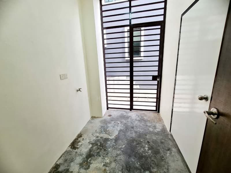3-storey Terraced House for Sale in Kinrara Residence (Puchong) - John Lee - Entrance - PropertyGuru.com.my