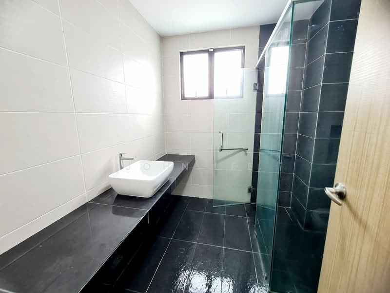 3-storey Terraced House for Sale in Kinrara Residence (Puchong) - John Lee - Bathroom - PropertyGuru.com.my