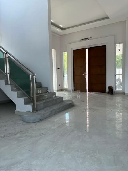 Bungalow for Sale in Kajang (Selangor) - Noraini Dahan - Entrance - PropertyGuru.com.my