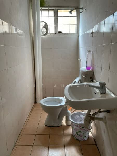 Apartment for Sale at Vista Hatamas Apartment @ Bukit Hatamas - Sue Ahmad - Bathroom - PropertyGuru.com.my