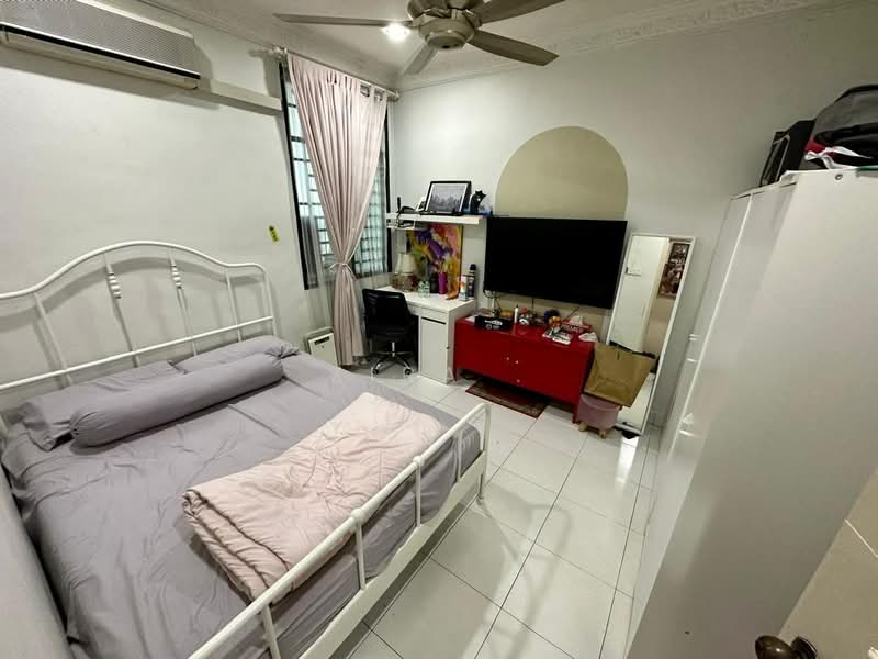 2-storey Terraced House for Sale in Taman Sri Pulai Perdana (Skudai) - Zira . - Bedroom - PropertyGuru.com.my