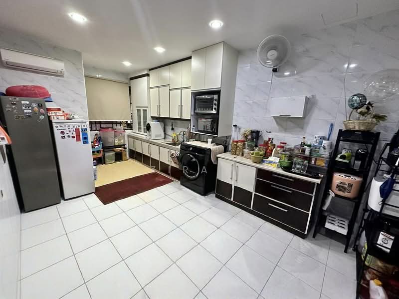 2-storey Terraced House for Sale in Taman Sri Pulai Perdana (Skudai) - Zira . - Kitchen - PropertyGuru.com.my
