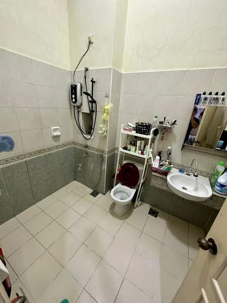 2-storey Terraced House for Sale in Taman Sri Pulai Perdana (Skudai) - Zira . - Bathroom - PropertyGuru.com.my