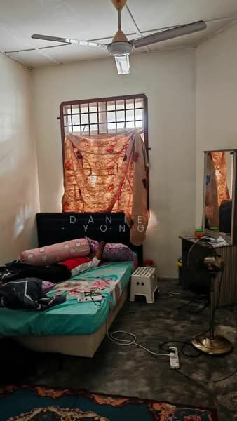 Rumah Teres 1 Tingkat untuk Dijual di Taman Universiti (Skudai) - Daniel Yong - Bedroom - PropertyGuru.com.my