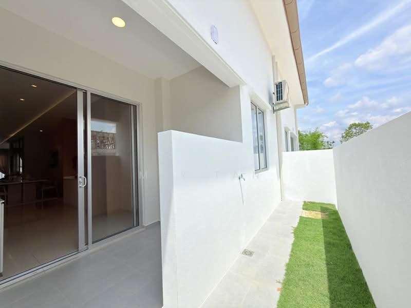 Rumah Teres 1 Tingkat untuk Dijual di Bandar Seri Impian (Kluang) - May Tan - Exterior - PropertyGuru.com.my