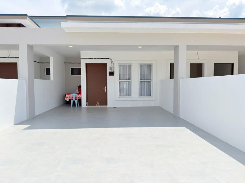 Rumah Teres 1 Tingkat untuk Dijual di Bandar Seri Impian (Kluang) - May Tan - Exterior - PropertyGuru.com.my