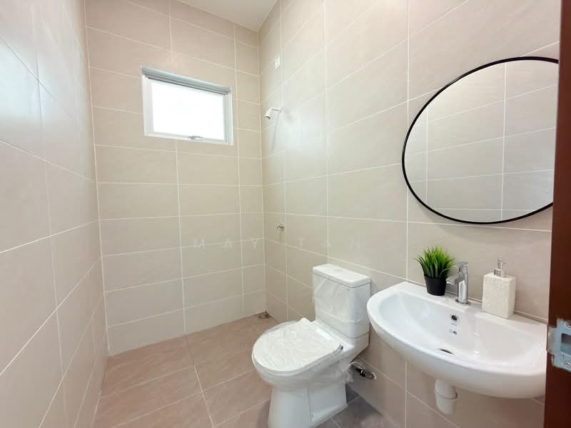 Rumah Teres 1 Tingkat untuk Dijual di Bandar Seri Impian (Kluang) - May Tan - Bathroom - PropertyGuru.com.my